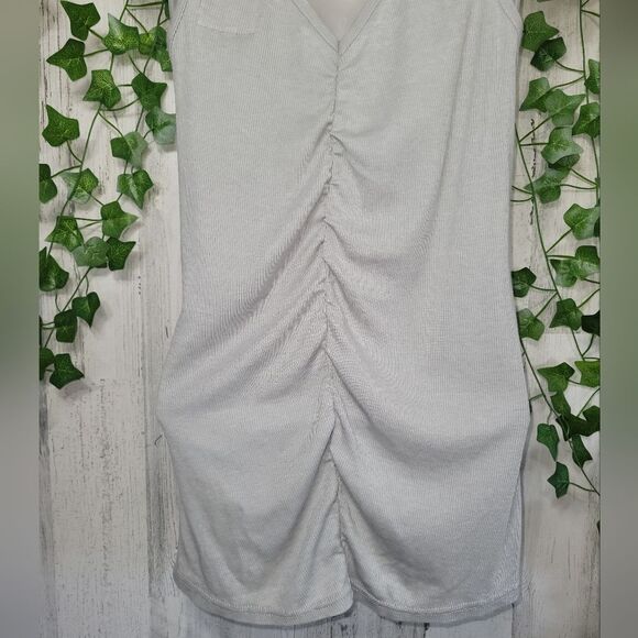 NWT Chaser Double V Shirred Back Tank in Cool Grey - Picture 8 of 10